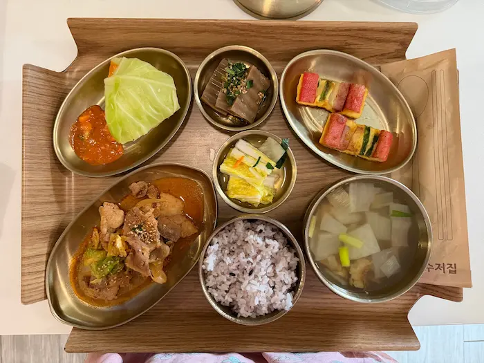 Healthy Korean postpartum meal designed for maternal recovery