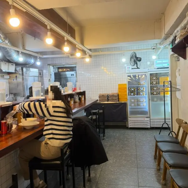 Counter seating inside OreNo Ramen Gangnam
